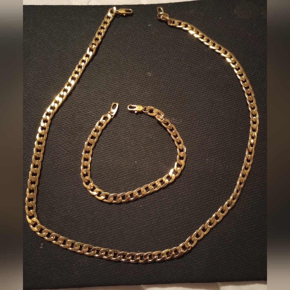 Necklace And Bracelet Set